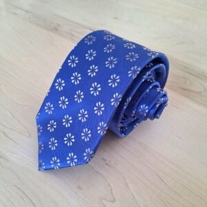 🇮🇹BUGATCHI Blue and White Patterned Silk Tie